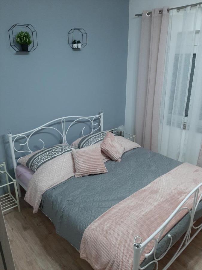 Ferienhaus Karlo Pridraga Екстер'єр фото
