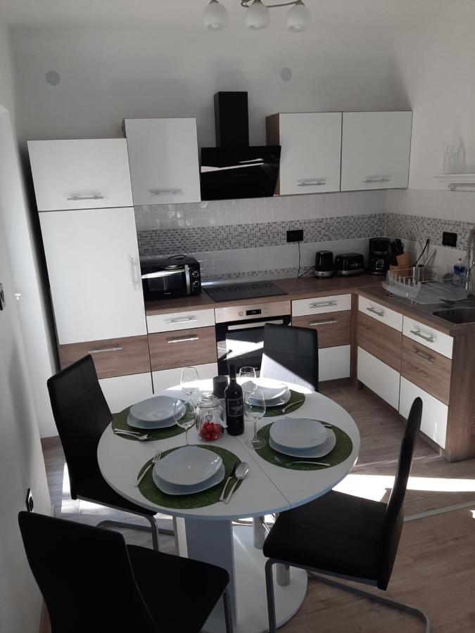Ferienhaus Karlo Pridraga Екстер'єр фото