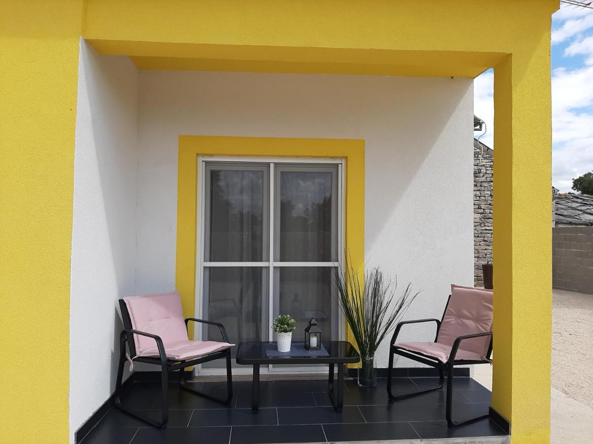 Ferienhaus Karlo Pridraga Екстер'єр фото