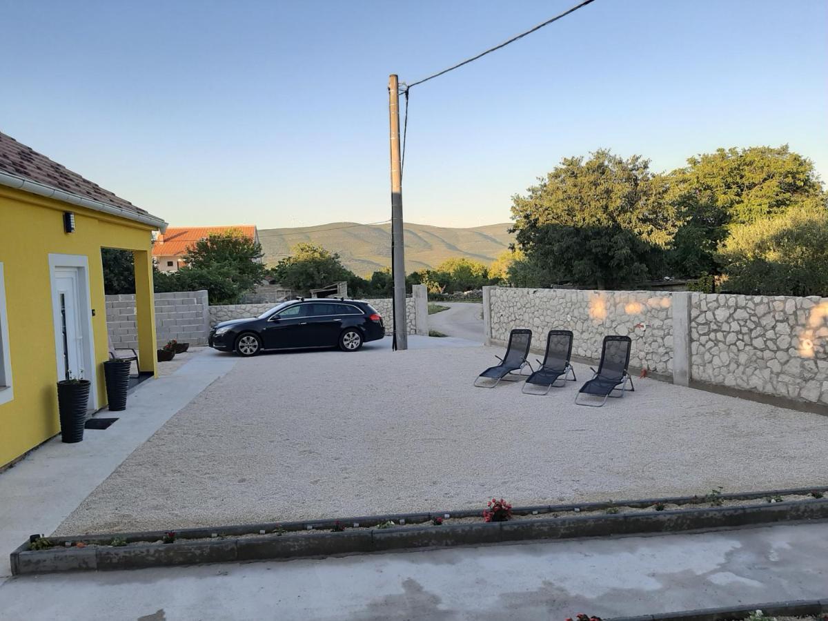 Ferienhaus Karlo Pridraga Екстер'єр фото