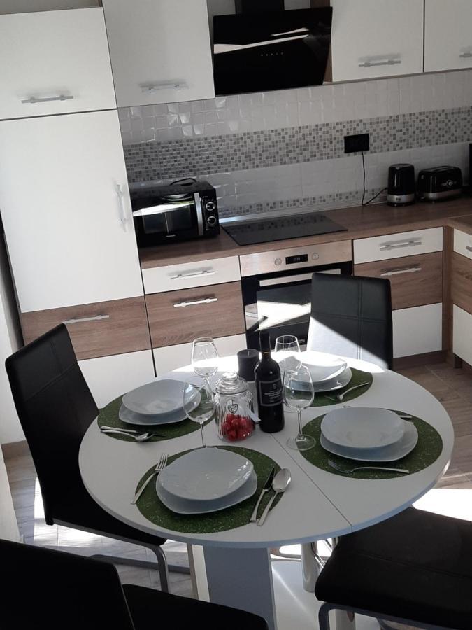 Ferienhaus Karlo Pridraga Екстер'єр фото