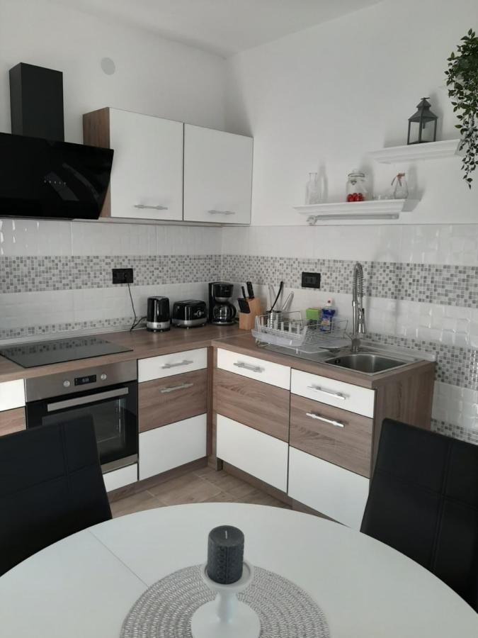 Ferienhaus Karlo Pridraga Екстер'єр фото