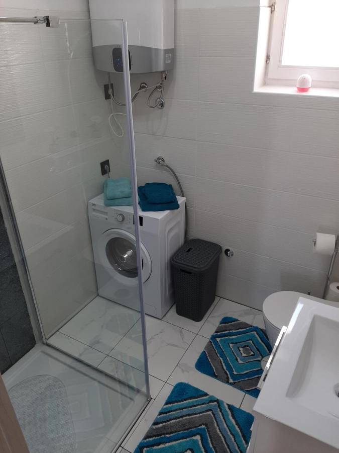 Ferienhaus Karlo Pridraga Екстер'єр фото