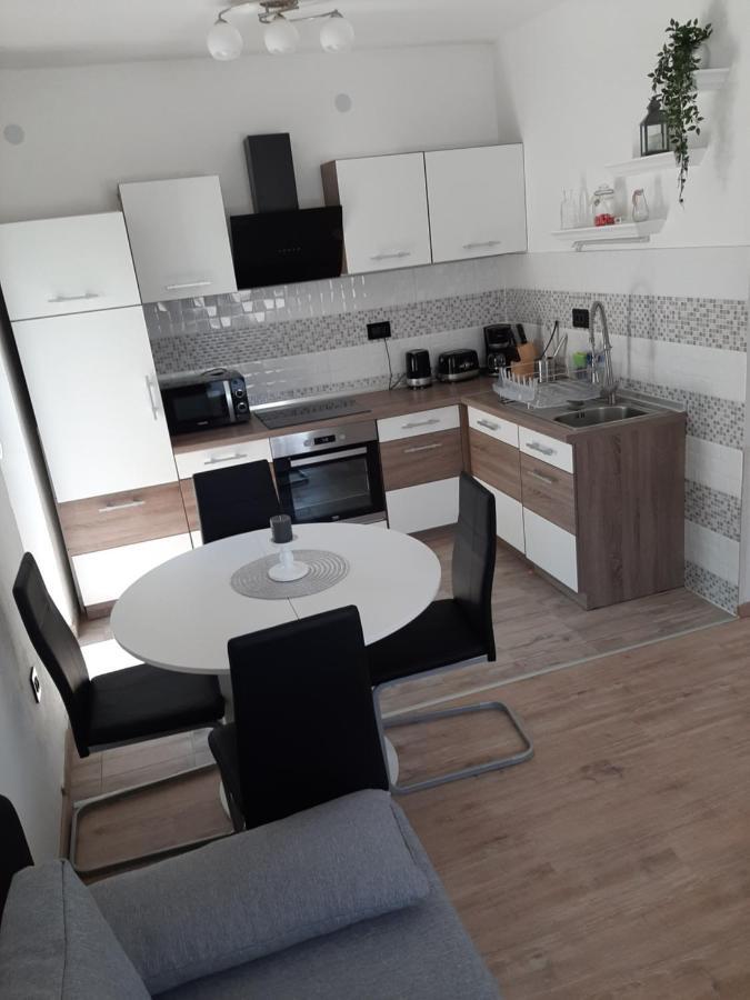 Ferienhaus Karlo Pridraga Екстер'єр фото
