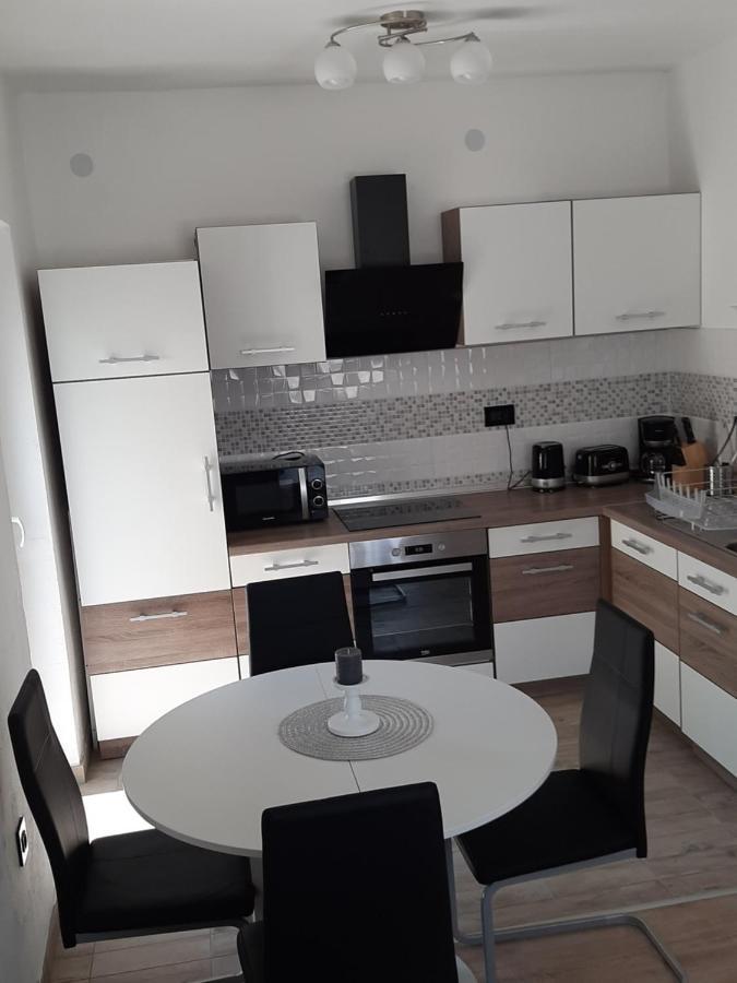Ferienhaus Karlo Pridraga Екстер'єр фото