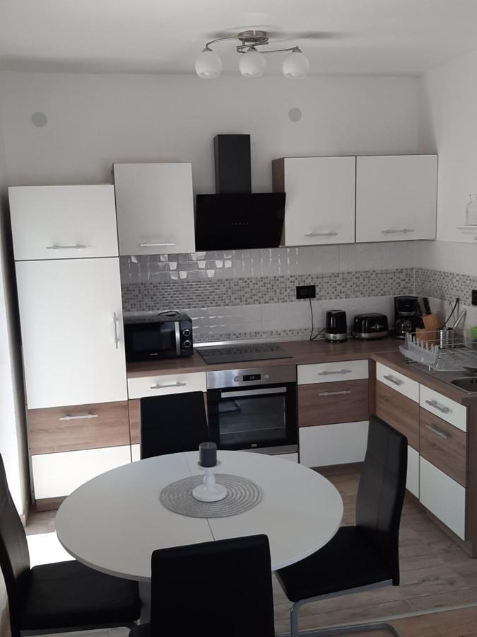 Ferienhaus Karlo Pridraga Екстер'єр фото
