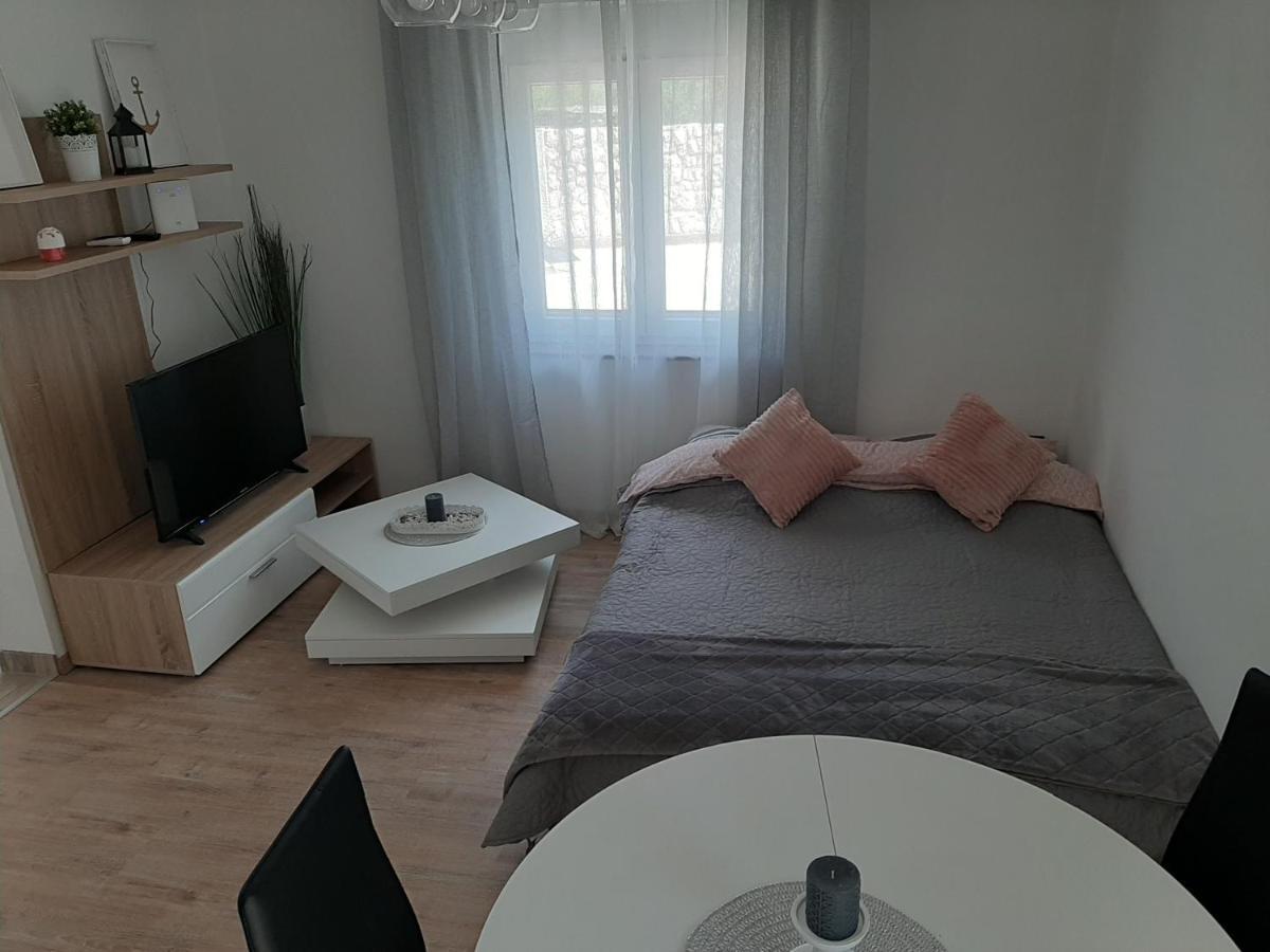 Ferienhaus Karlo Pridraga Екстер'єр фото